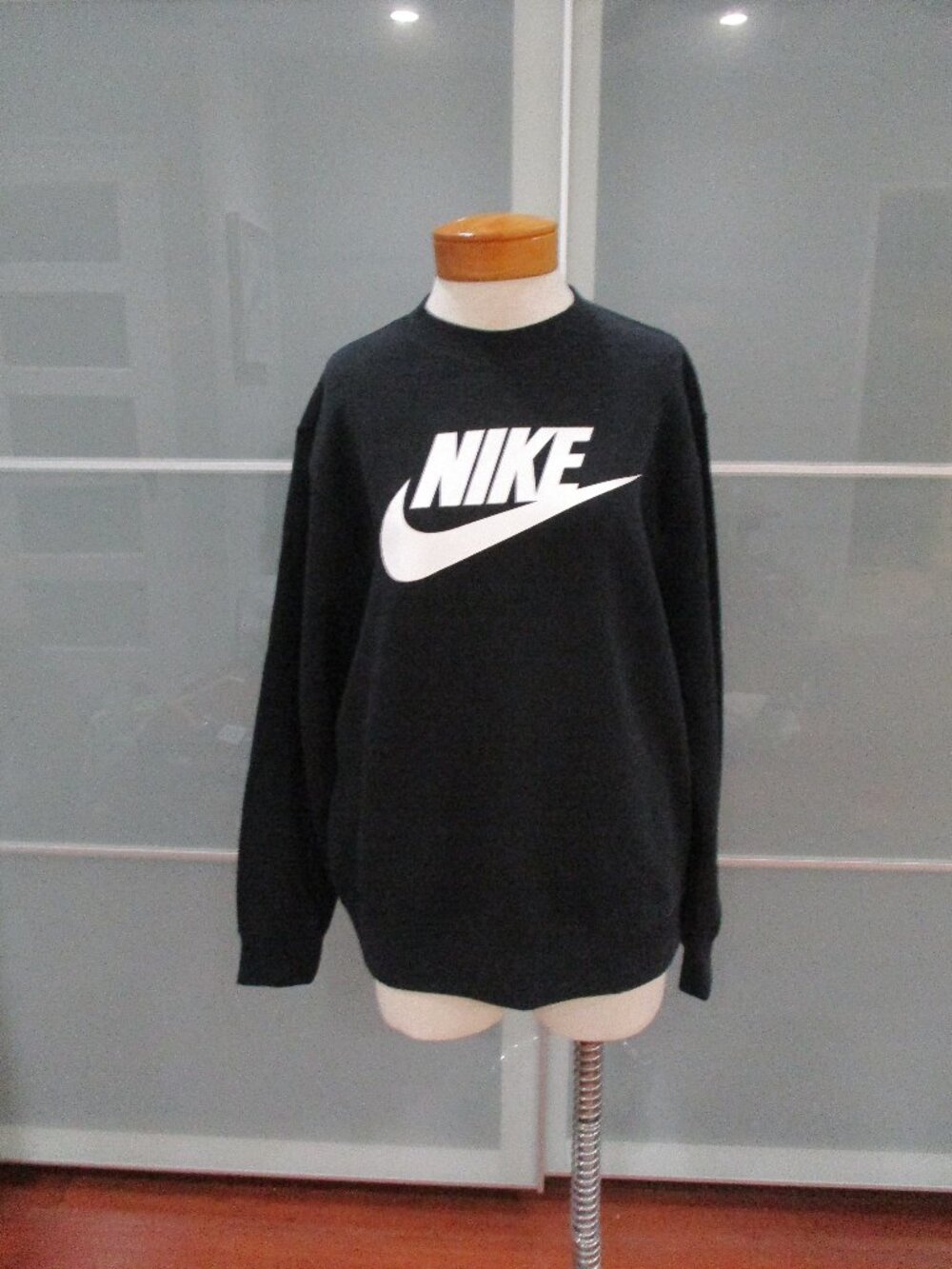 Nike Crewneck Long Sleeve Sweatshirt